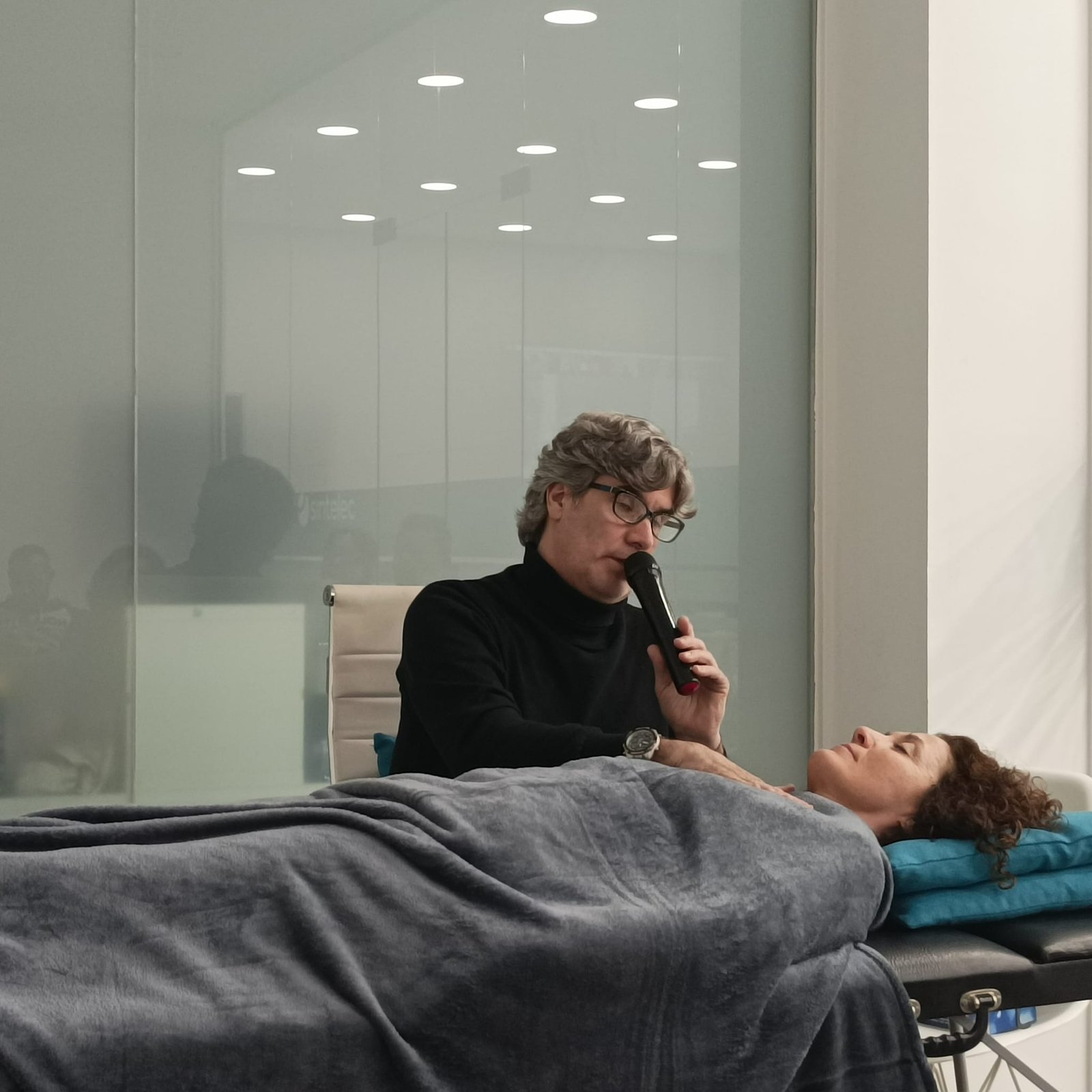 Demostración en vivo de Terapia Regresiva con Floren Francia en la Formación A.M.I.